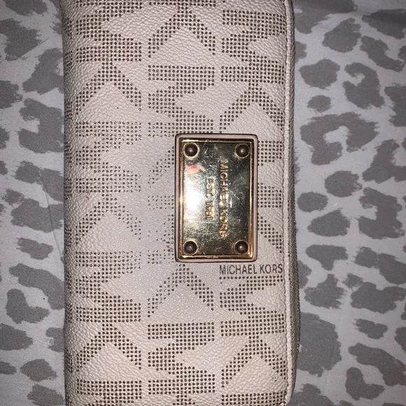 Michael kors Wallet - Picture 1 of 3